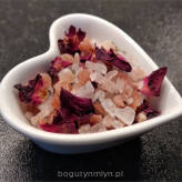 HIMALAJSKA SÓL DO KĄPIELI Z PŁATKAMI RÓŻY 400G 